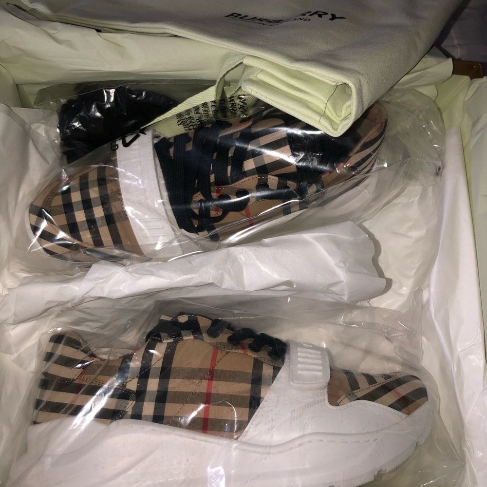 Burberry shoes